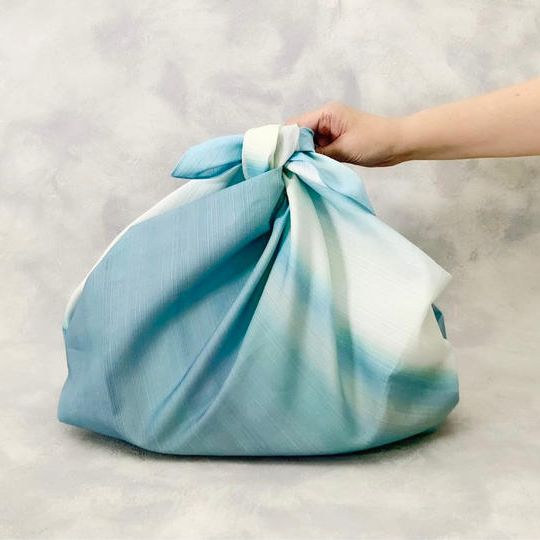 ㉘【公式グッズ】ロゴ入り風呂敷(クリアファイル付き)