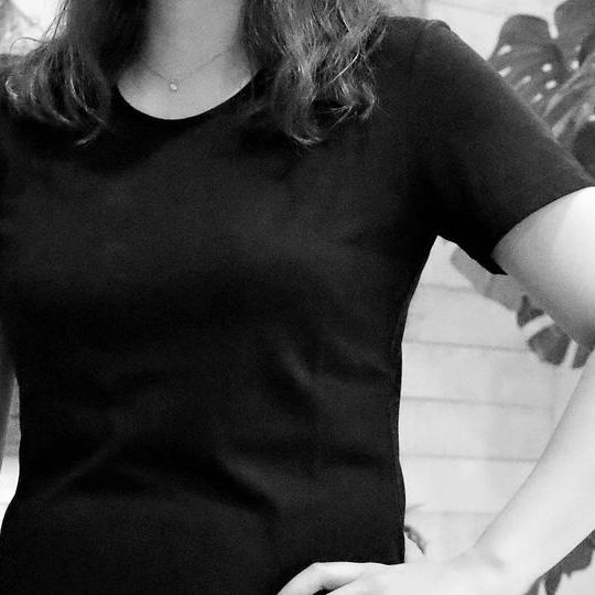 【20％OFF】レディースMサイズ・竹由来のバンブーレ―ヨン黒Tシャツを１枚。6160円（税送料込）限定30名様にご提供