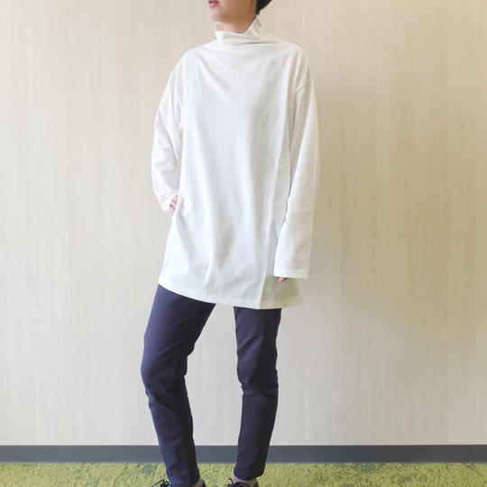 ⑤KUZUWASHI ハイネックシャツ