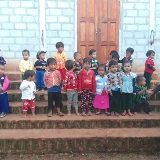 子どもたちの学校に勉強道具をプレゼントしてあげる権利