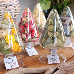 ドライフラワーを使ったこだわりのガラスドーム　