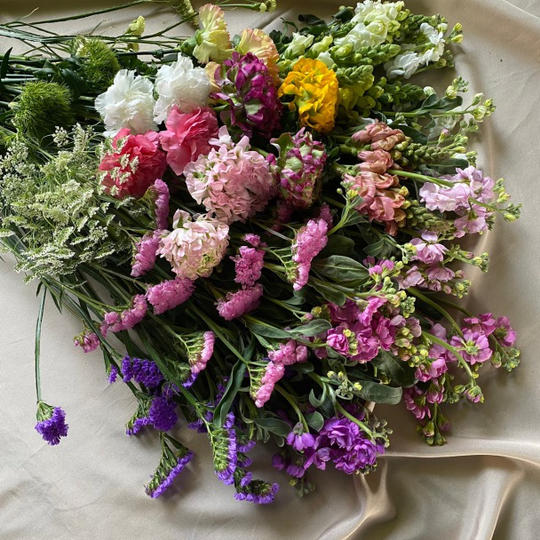 南房総の切り花詰め合わせ　Ｍサイズ