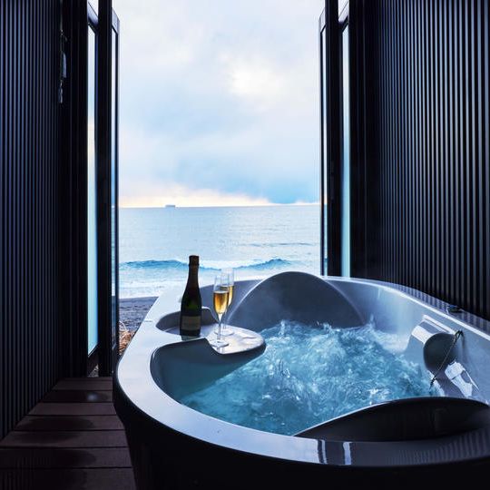 【3/1 OPEN！】【1組2名様/1泊2日/5月-10月宿泊】amane LUXURY TYPE ラグジュアリールーム