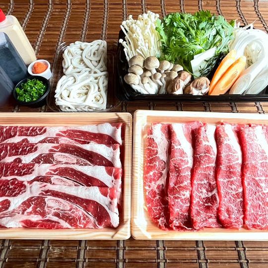 鍋専門店の牛肉しゃぶしゃぶ2種セット（2名盛り）