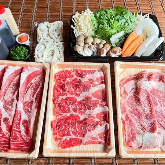 鍋専門店の牛肉しゃぶしゃぶ3種セット（2名盛り）