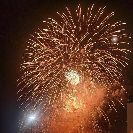 Waii Wai Ramen 8一等席での花火観覧+ハワイアンケイジャン+飲み放題　2名様