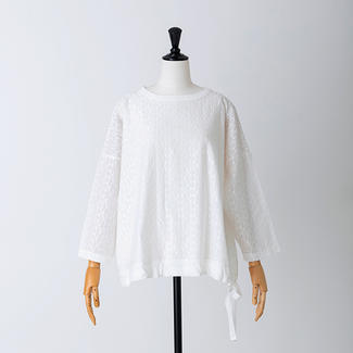 「STAMP AND DIARY」きれいめとリラックスを叶える刺しゅう＆布帛のコンビトップス＜シロ＞