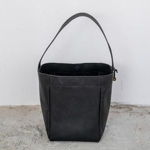 sonor　四角いマチのトート【ブラック】