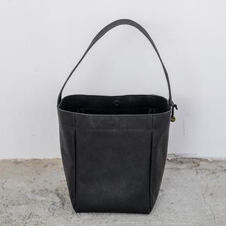 sonor　四角いマチのトート【ブラック】