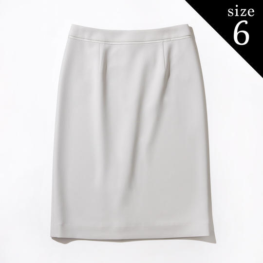 コラボスーツ［PW（ピーダブリュ）］スカート/オフベージュ　サイズ：6（M/9号相当）