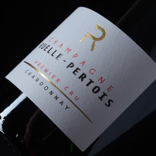 日本未上陸の熟成高級シャンパンシャルドネ・ プルミエ・クリュ ブリュット【食前酒や魚介類のお供に】