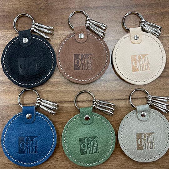 触り心地抜群な九十九里レザーのキーホルダー（丸型）