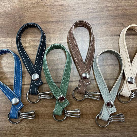 柔らかくて丈夫、九十九里レザーのキーホルダー（ストラップ型）