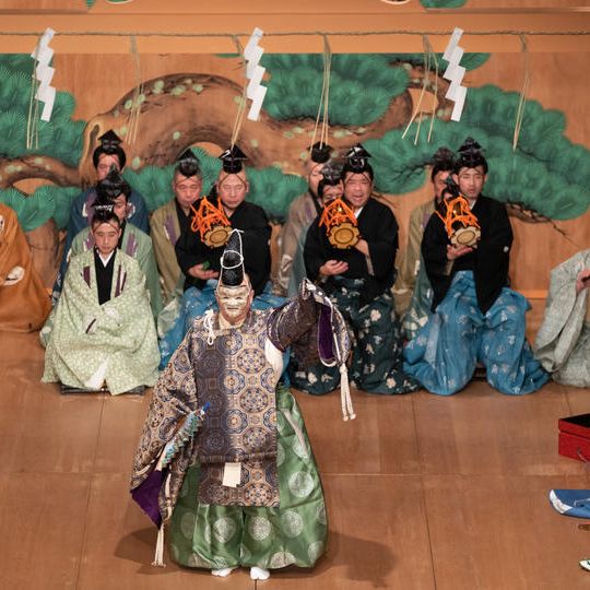 パリ公演4プログラムセットDVD+日経本紙朝刊紙面へのお名前記載+記念ポストカード