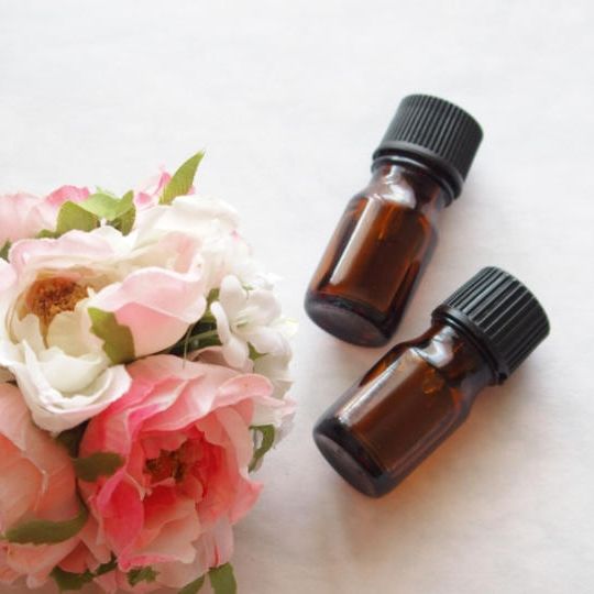 アゼルバイジャン産ダマスクローズオイル2mlとウェブストアで使える1000円分クーポンセット