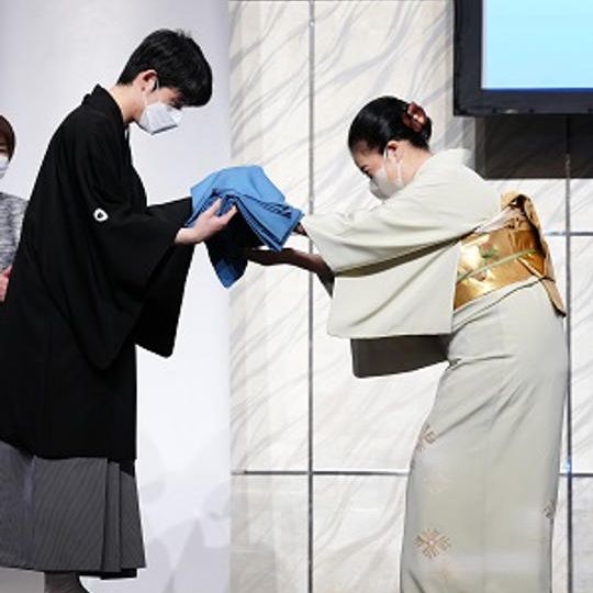 【Aコース】特製「竜王羽織」の贈呈