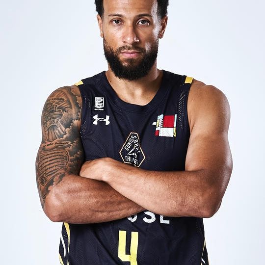 【アリーナSS席＋直筆サイン入りレプリカユニフォーム#4＋メモリアルTシャツ】	