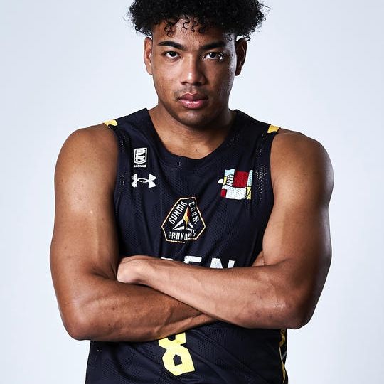 【アリーナSS席＋直筆サイン入りレプリカユニフォーム#8＋メモリアルTシャツ】