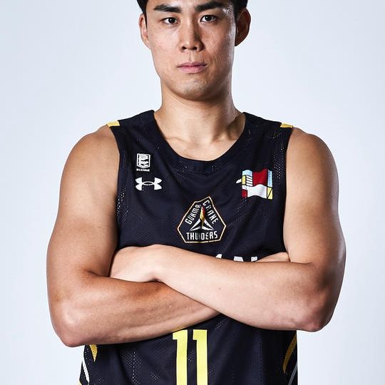 【アリーナSS席＋直筆サイン入りレプリカユニフォーム#11＋メモリアルTシャツ】