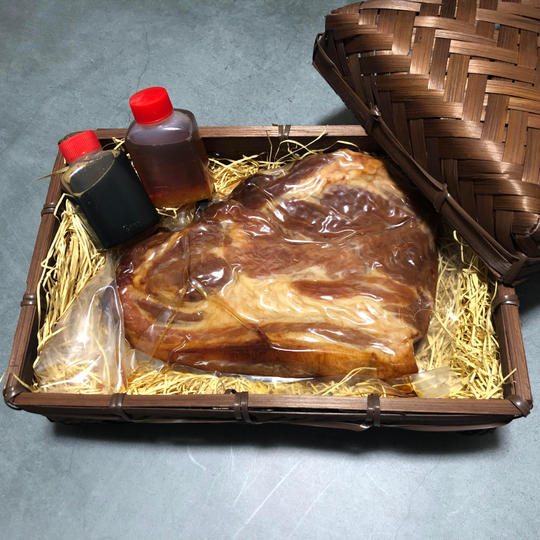 焼き豚【カタロース500ｇ前後！】 ”自家製ダレ 2種付き”