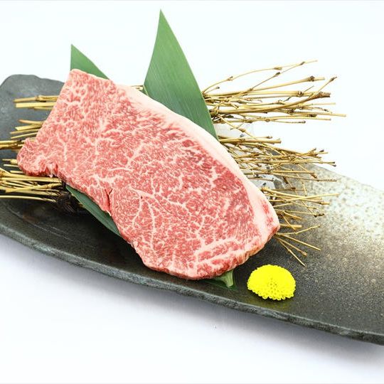 上品な口当たりの霜降り!神戸牛の特選焼肉セット