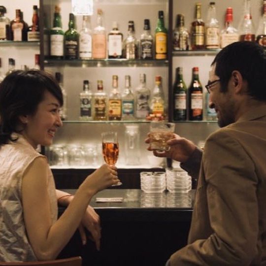 【ペア割】ウェルカムドリンク 2杯＋つまみ 2品サービス＋オープン記念オリジナルグラス 2 脚