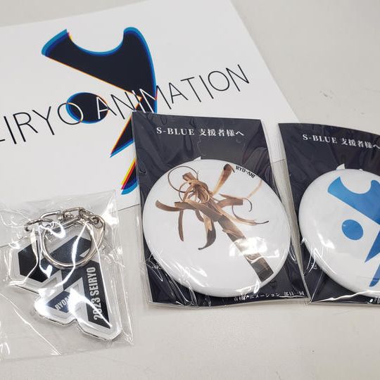 缶バッチ（２種類）＋アクリルキーホルダー（青）セット