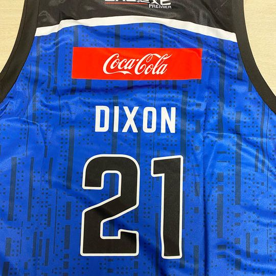 選手全員のサイン入り<ユニフォーム 青>