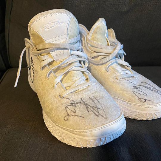 【追加リターン】角田大志選手　サイン入りバスケットボールシューズ（本人利用済の中古品）