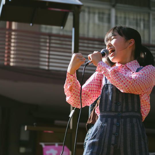 子どもたちが『全力で』スポンサー名読み上げ権利