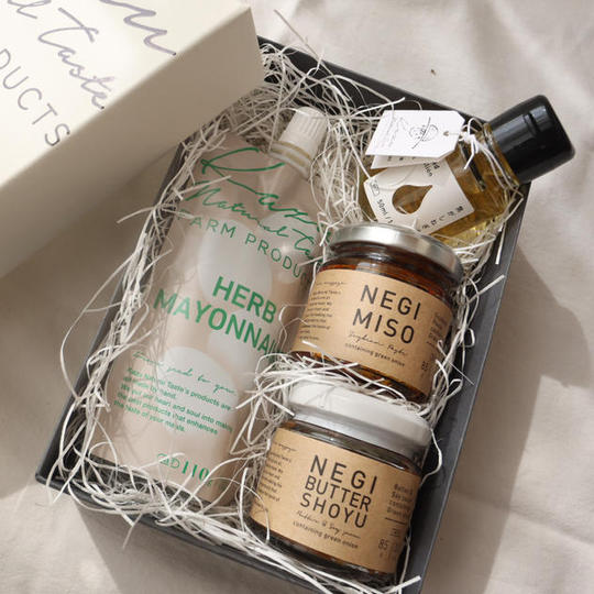 『ねぎみそ』と『ねぎバター醤油』と『焦がしねぎ油』と『ハーブマヨネーズ』のおかずと調味料4点セット