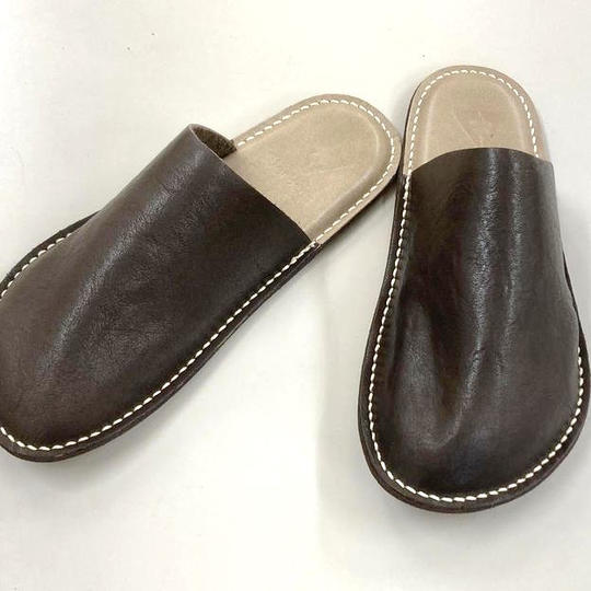 【特別割 1,200円OFF】撥水加工栃木レザールームシューズ501 27㎝ ダークブラウン