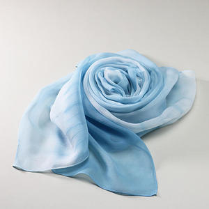 オーロラ染めシルクスカーフ（ブルー）