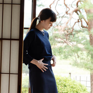 02Ｔシャツ七分袖 地域作業所hanaハンドステッチ　紺M