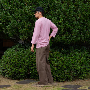 02Ｔシャツ七分袖  地域作業所hanaハンドステッチ　灰桃色L