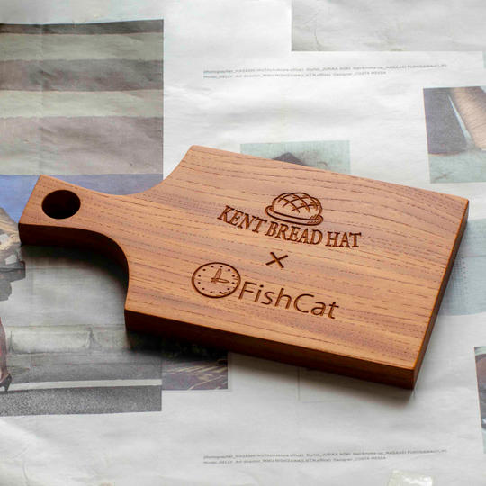 オリジナルロゴ入れが出来る コラボカッティングボード