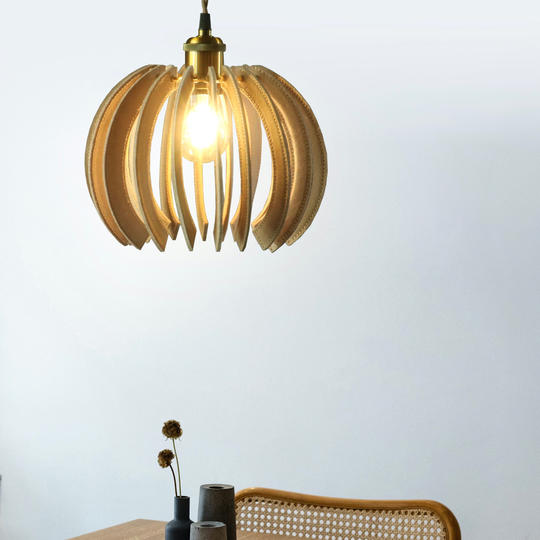 革と真鍮のペンダント照明 balloon型（床革)