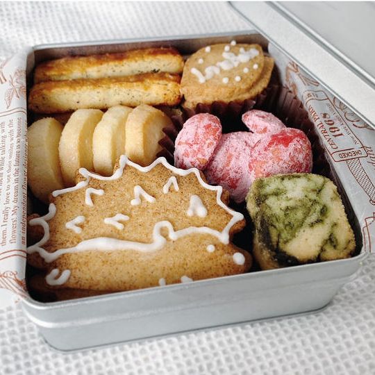 【送料無料】LOVE BAKEオリジナルクッキー缶