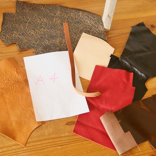 【ものづくり応援！！】革ハギレ詰め合わせ！A4レターパック⭐
