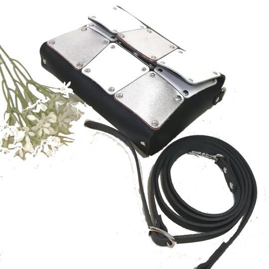 オーダーメイド・本革３wayスマホポーチ　BLACKベース