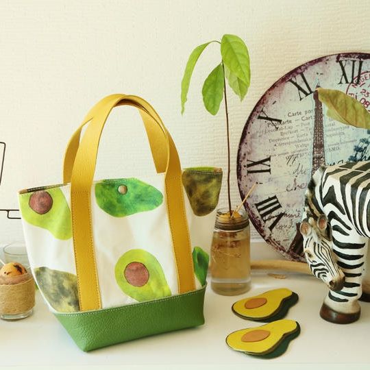 【アボカドカラー】ぷっくりレザーとキャンバス生地のミニトート☆