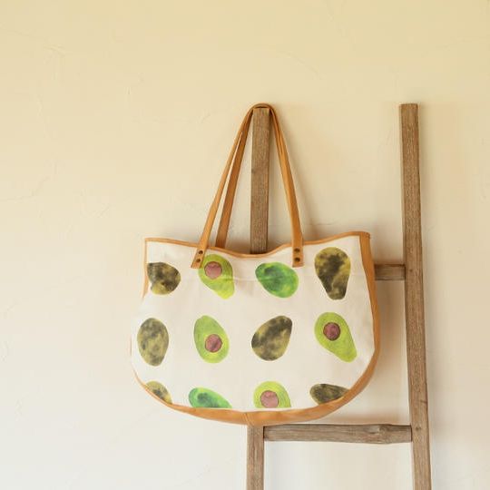 ☆人気リターン再販☆【アボカド総柄】牛革とキャンバス生地のトートバッグ