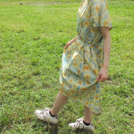 ひまわりの絵のワンピース