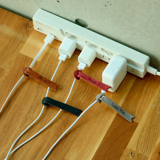 充電器の目印に！ネーム入りケーブルタグ（3個セット）