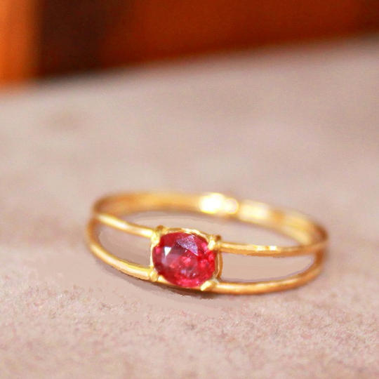＜非加熱ルビーk18リング＞