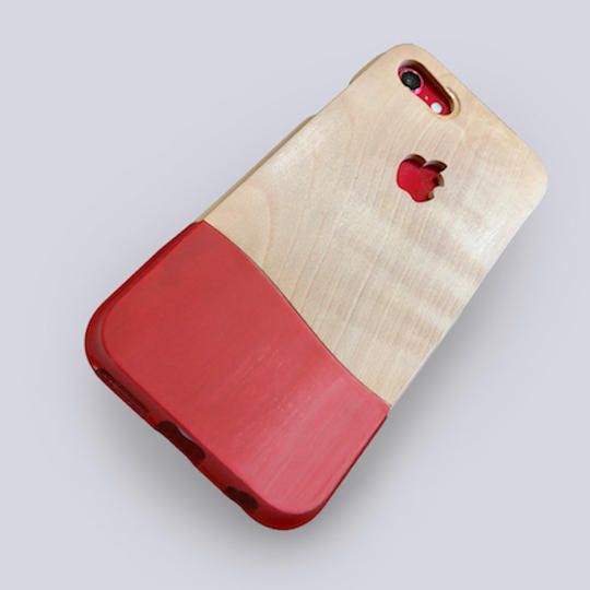 ウッドケース for iPhone 椿 レッド とレッドカーペットプロジェクトへの支援
