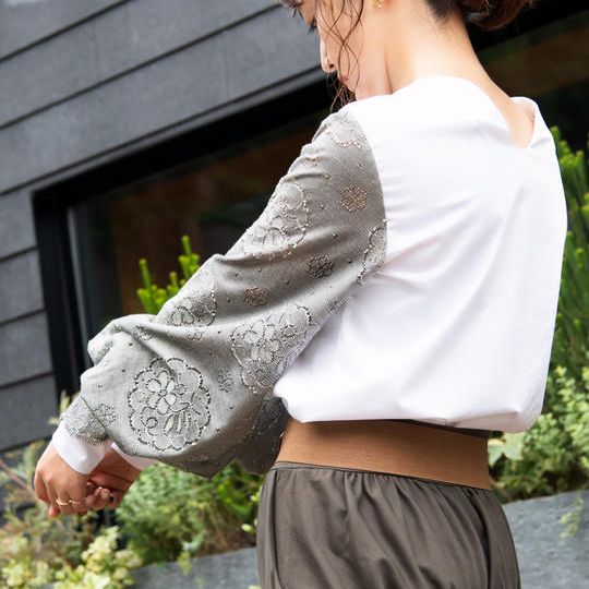 たっぷりレース袖でたちまちレディなブラウス（カーキ）サイズ展開あり