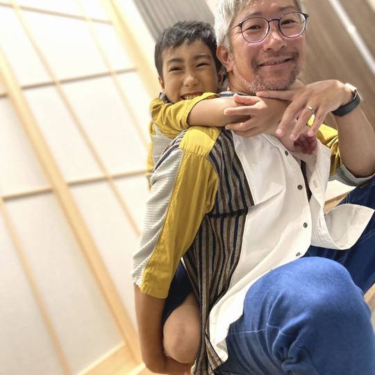 「ダレカモデル」ペアシャツ(大人×子供サイズ用)　2人の個性をMIXし、同一デザインを2着お届け　11月末までに発送