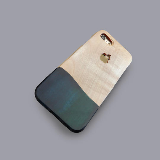 ウッドケース for iPhone 椿 ブルー とレッドカーペットプロジェクトへの支援