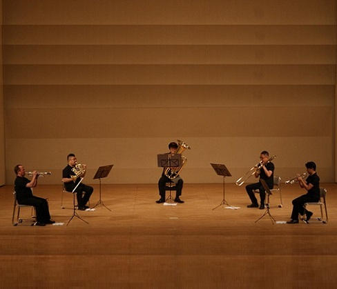 常任指揮者兼芸術顧問 広上 淳一 のサイン入り指揮棒＆色紙（直筆